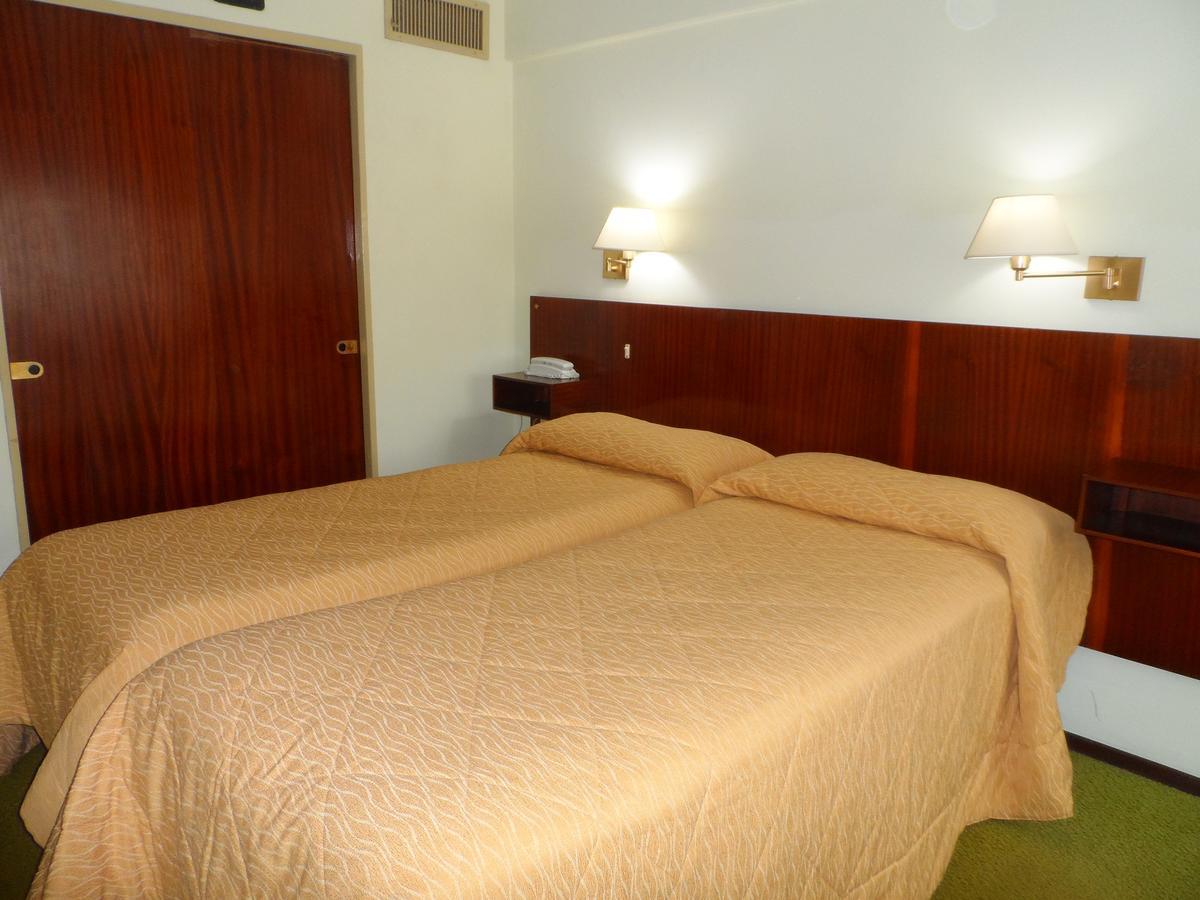 Hotel Eo Park San Clemente del Tuyú Buitenkant foto